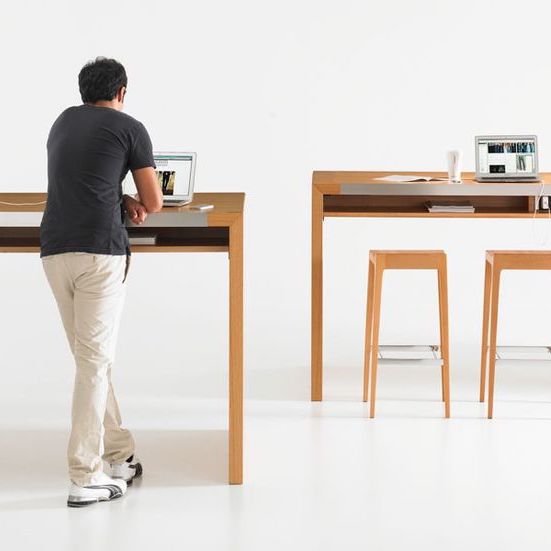 Motorized standing desk wood