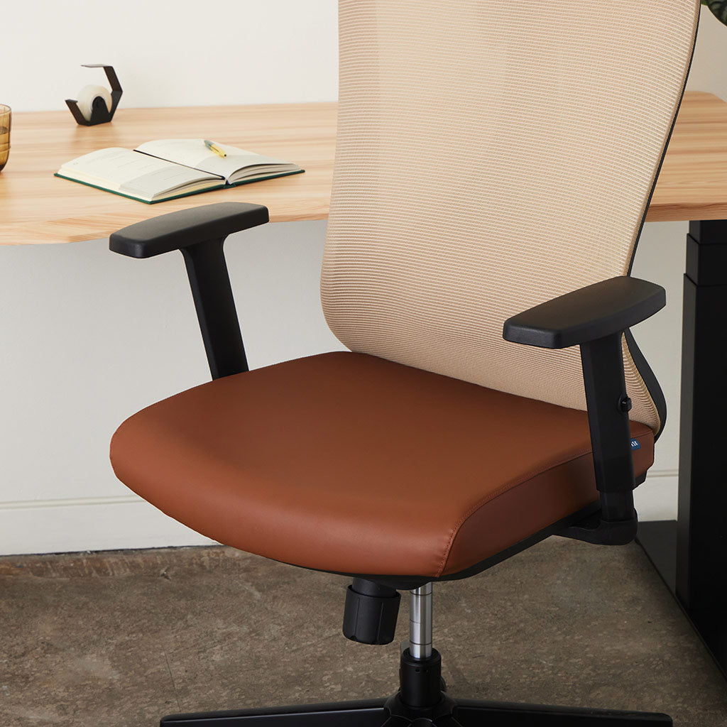 Rise Ergo Chair (Cognac)